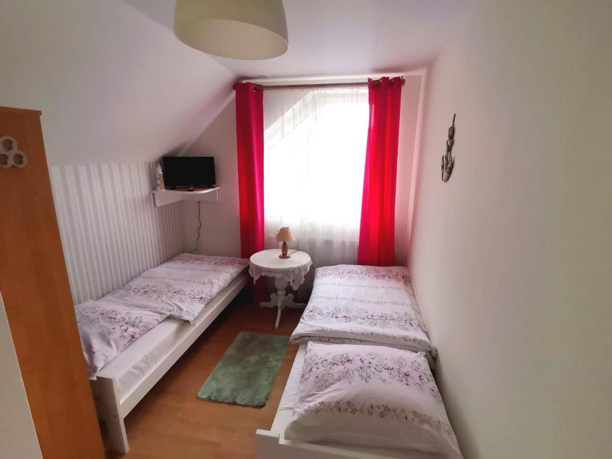 Pokoje Goscinne U Aleksandry Hel Exterior foto
